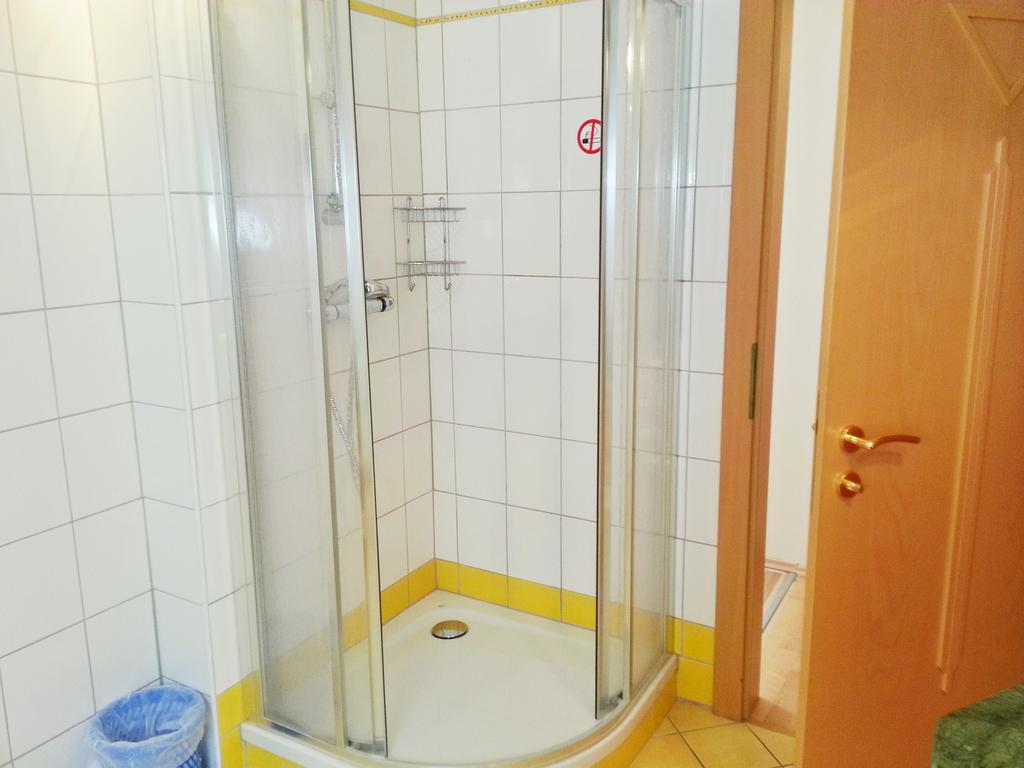 Gastehaus Zur Schonen Aussicht Bed and Breakfast Spitz an der Donau Rum bild